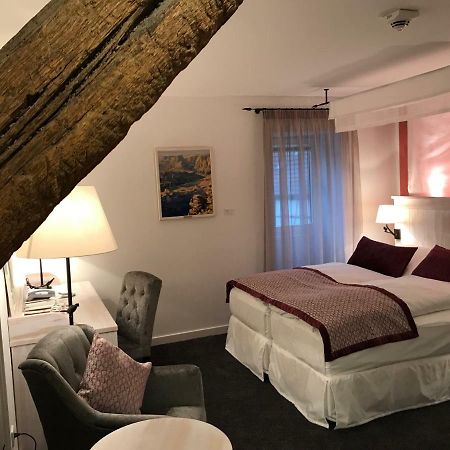 Hotel Altes Amtshaus, 3 à Mulfingen Extérieur photo