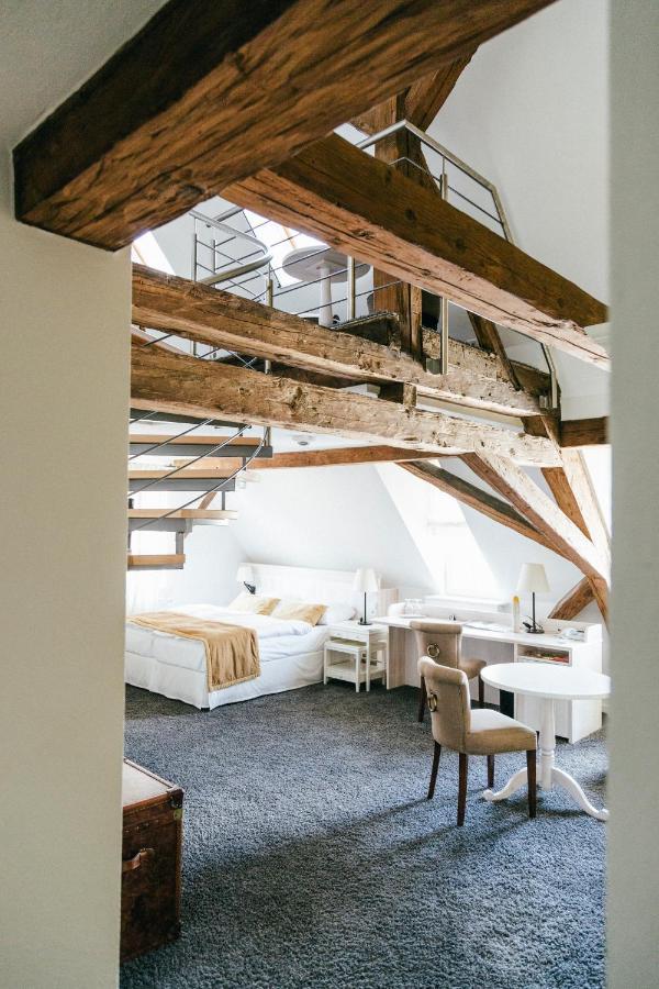 Hotel Altes Amtshaus, 3 à Mulfingen Extérieur photo