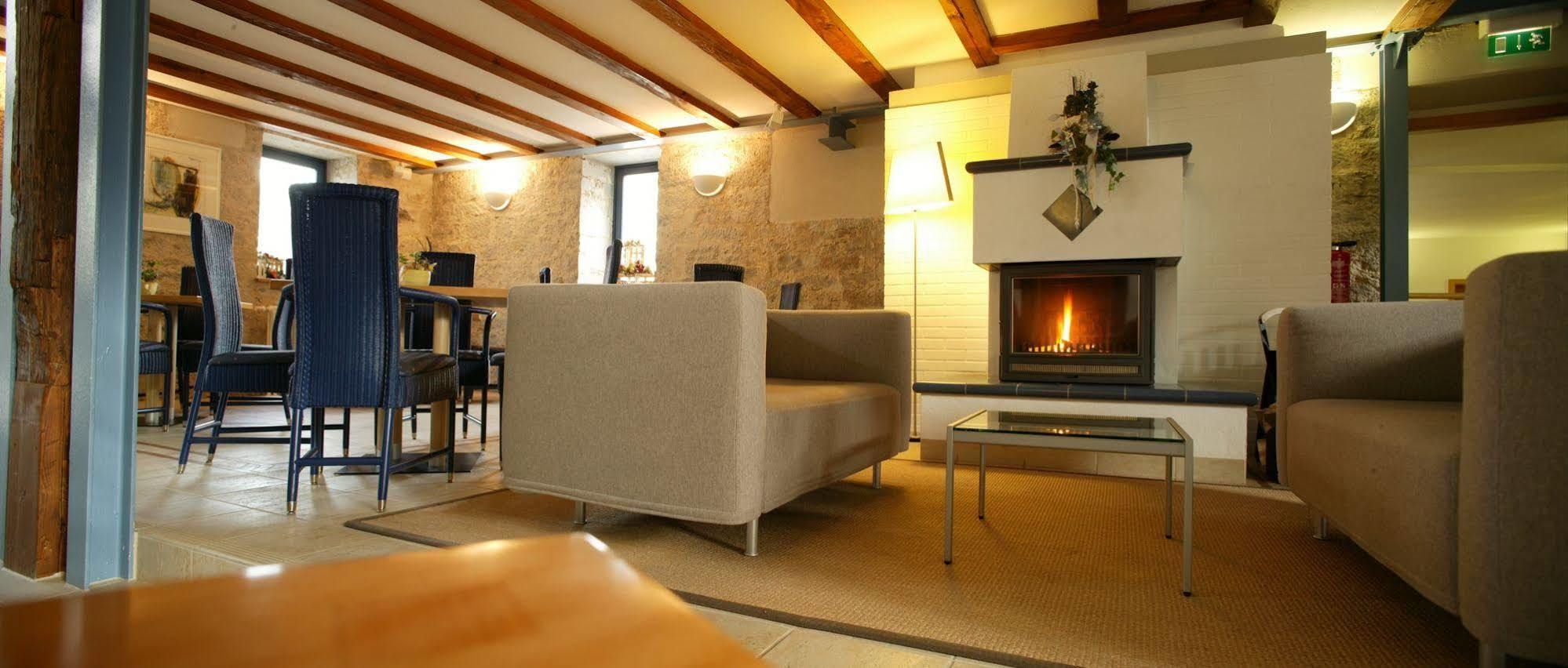 Hotel Altes Amtshaus, 3 à Mulfingen Extérieur photo